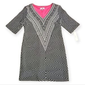 Signature by robbie bee vneck dress